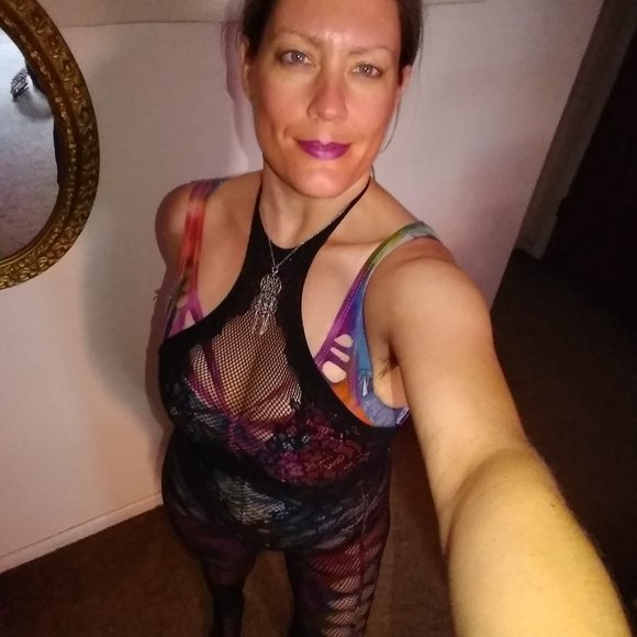 Meet your Posher, Valerie - Picture 6 of 7